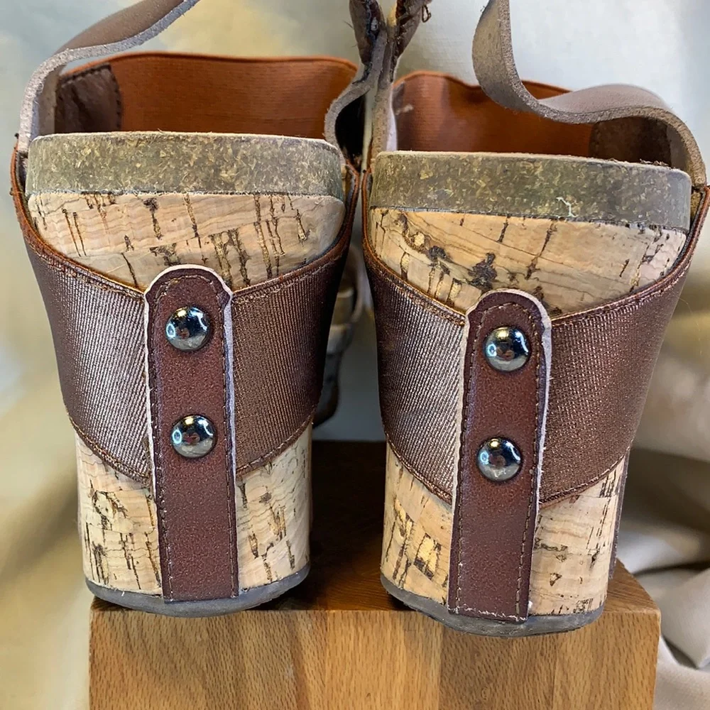 Corkys almost NEW cork wedge sandals